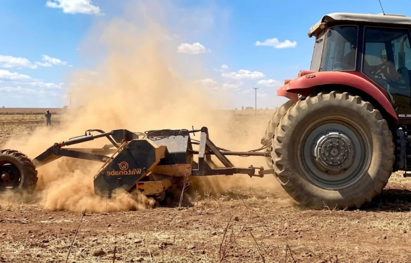 THOR 3.0 Stone Crusher Application Scenarios: Agriculture, Roads, Pipelines & Mine Rehabilitation THOR 3.0 Stone Crusher application scenarios – large-scale farm stone crushing, highway subgrade processing, pipeline corridor preparation, and mine rehabilitation